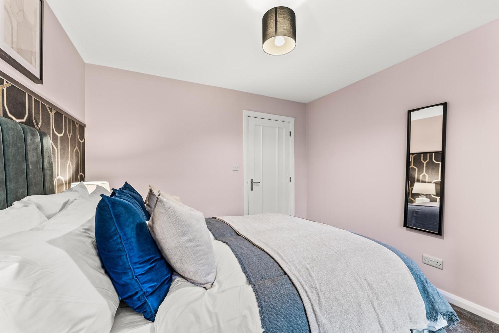 Elegant Retreat In Cheltenham - Garden & Parking Included Eksteriør bilde