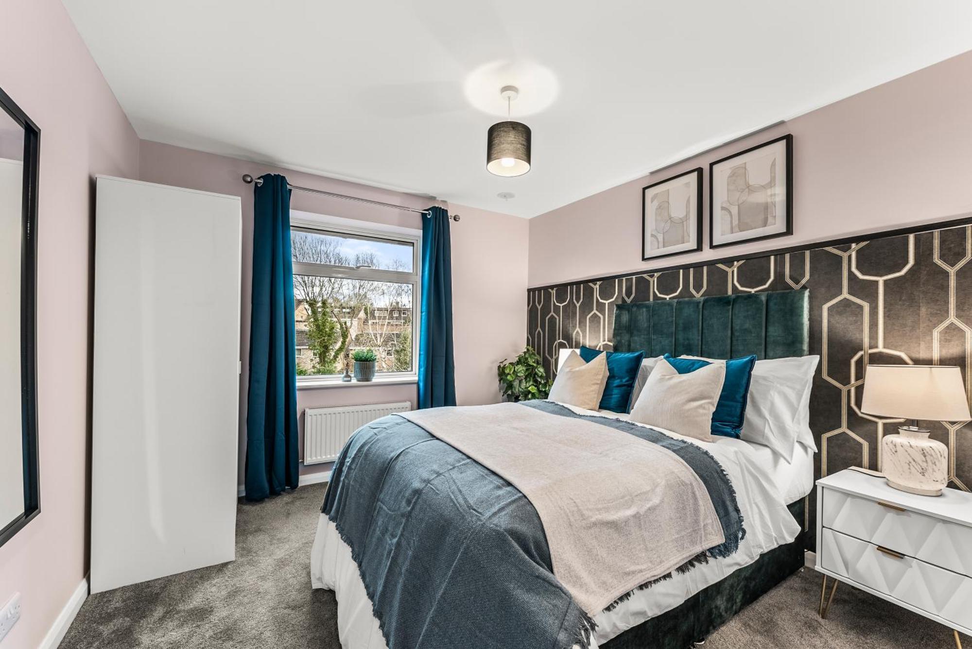 Elegant Retreat In Cheltenham - Garden & Parking Included Eksteriør bilde