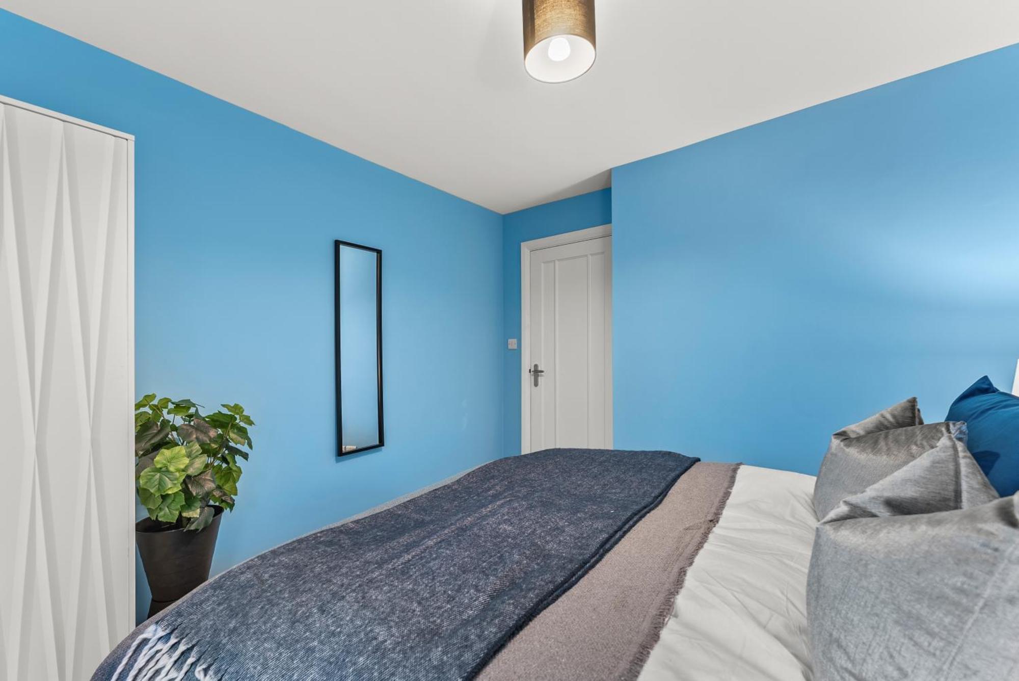 Elegant Retreat In Cheltenham - Garden & Parking Included Eksteriør bilde
