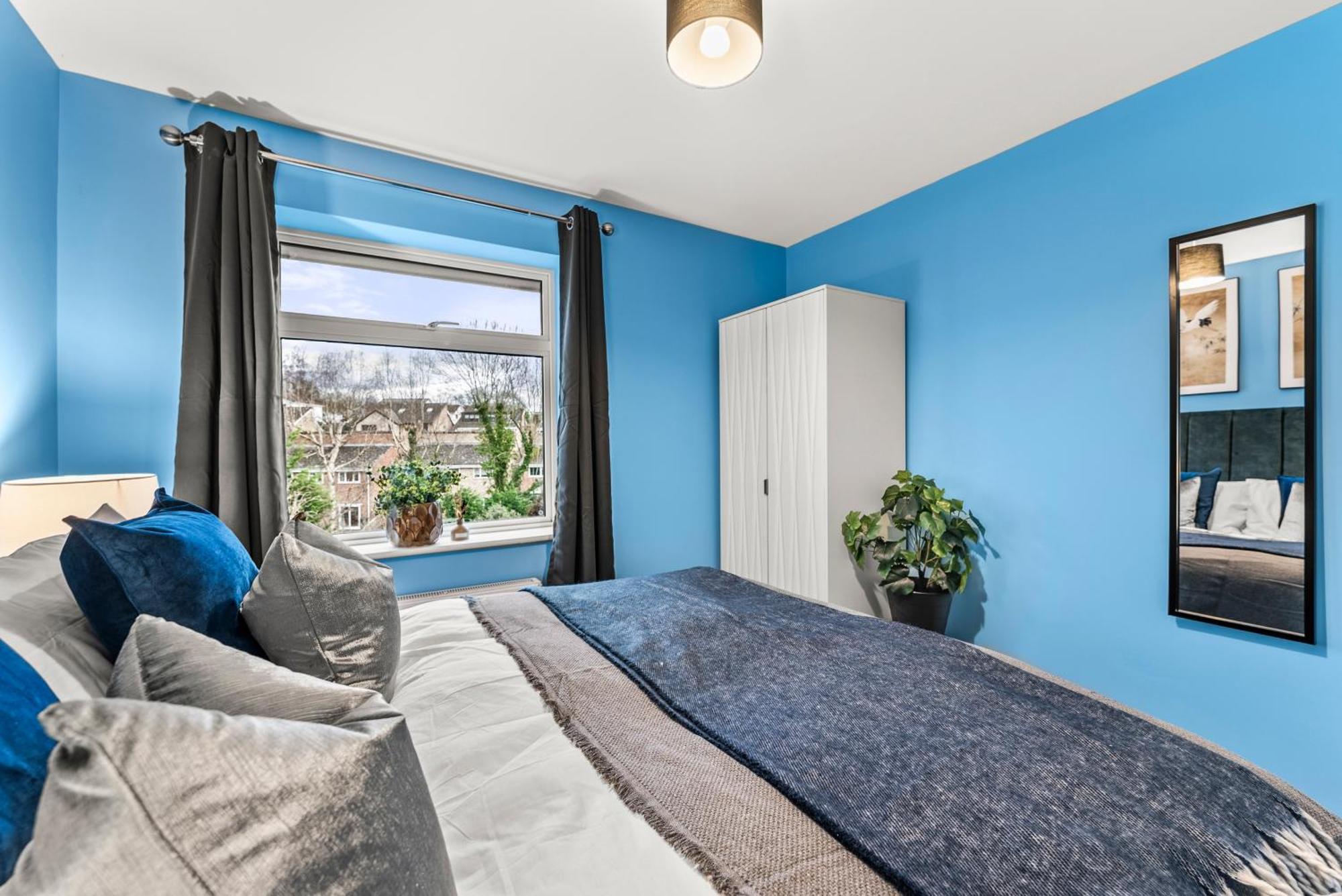 Elegant Retreat In Cheltenham - Garden & Parking Included Eksteriør bilde