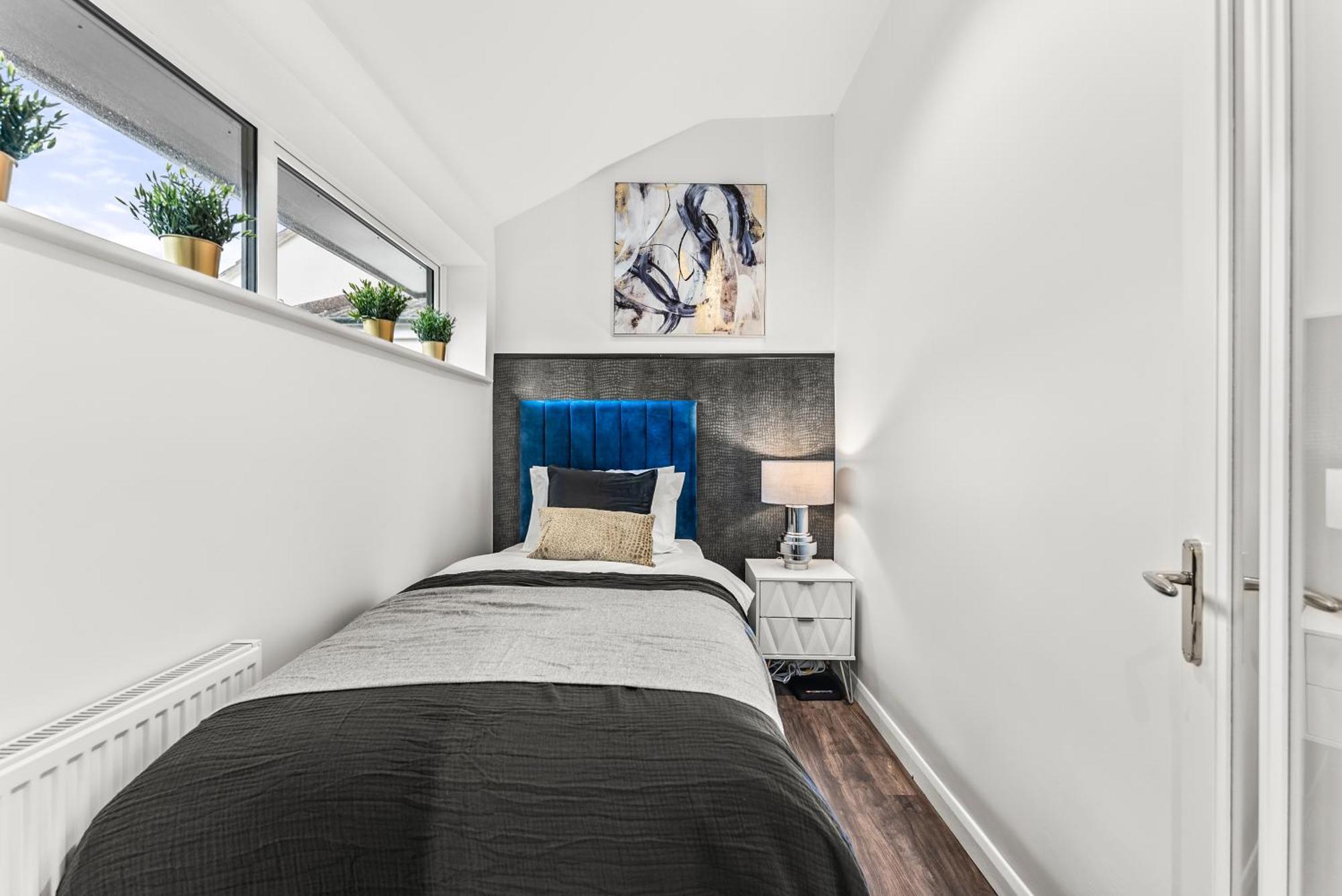 Elegant Retreat In Cheltenham - Garden & Parking Included Eksteriør bilde